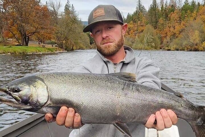 Rogue River Private Fishing Trip: Scenic Half-Day on Southern Oregon Waterways photo 3