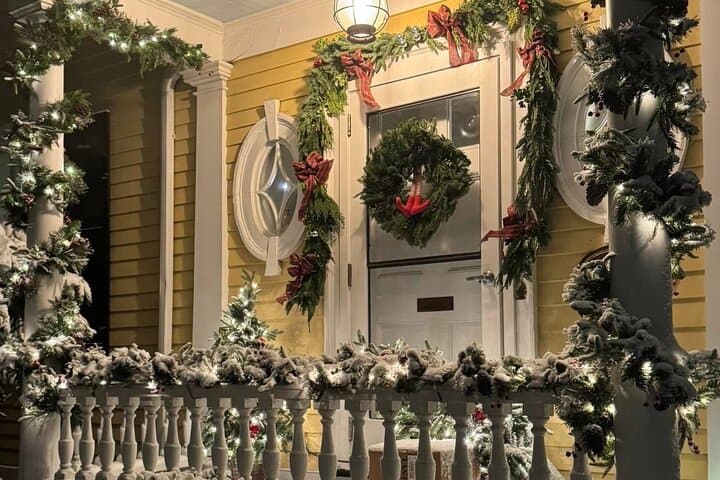 Ghosts of Christmas Past: Haunted Holiday Stroll in Salem photo 3