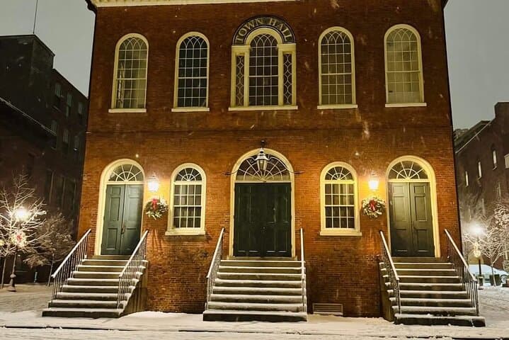 Ghosts of Christmas Past: Haunted Holiday Stroll in Salem photo 6