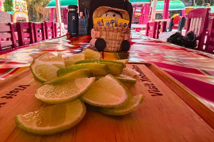Xochimilco Canal Boat Tour: 150-Minute All-Inclusive Trajinera Experience in Mexico City photo 5