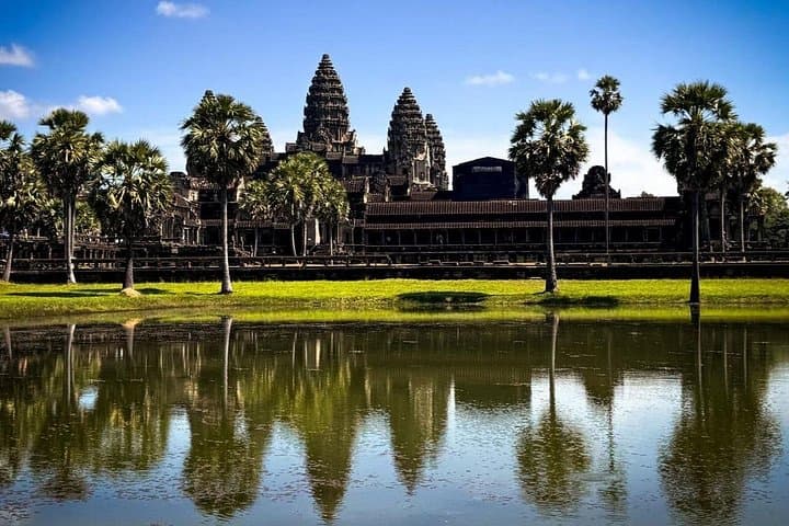 Angkor Wat Sunrise and Cycling Tour: Sunrise, Temples & Backroad Bike Loop photo 4