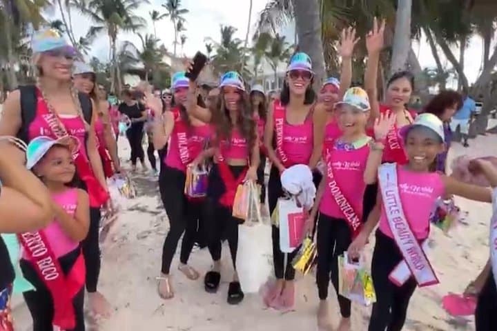 Private Punta Cana Yacht Party & Snorkel Cruise to Bavaro Natural Pool photo 3