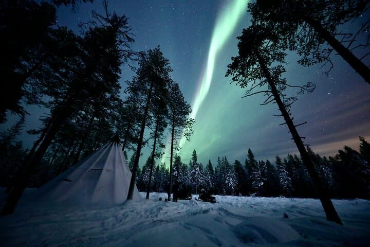 Private Northern Lights Hunt from Rovaniemi — Kota Hut, Campfire & Hotel Transfers photo 4