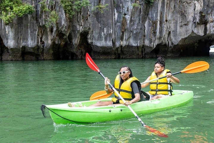 Ha Long Ultra-Luxury Day Cruise: Pool, Kayaks & Surprise Cave photo 6