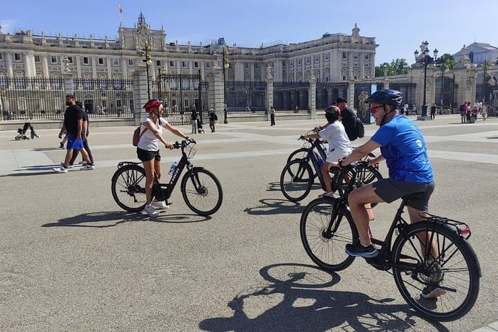 Madrid E‑Bike Tour: Parks, Royal Sights & Tapas in 4 Hours