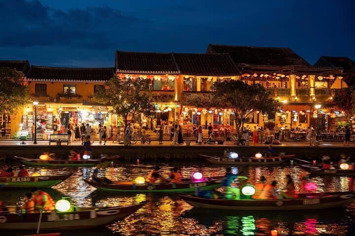 Hoi An Ancient Town Private Tour: Lantern Release, Thu Bon Boat Ride & Local Dinner