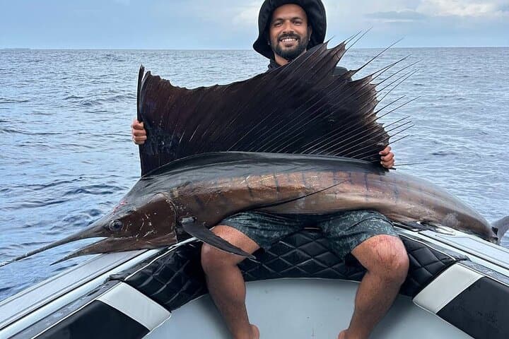 Sportfishing in Maldives: Half-Day Light-Jigging Adventure from Malé