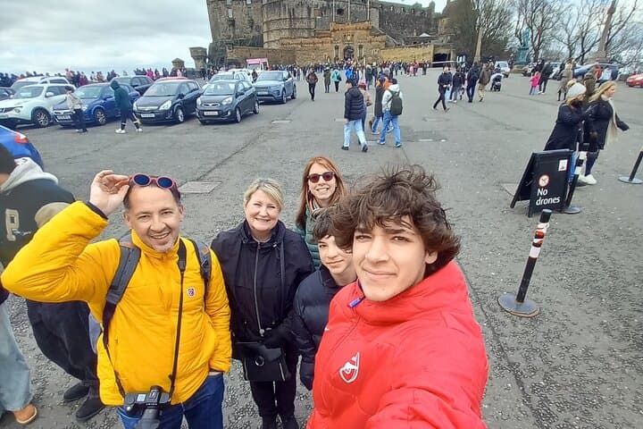 Edinburgh Like a Local: Private Custom Walking Tour photo 3