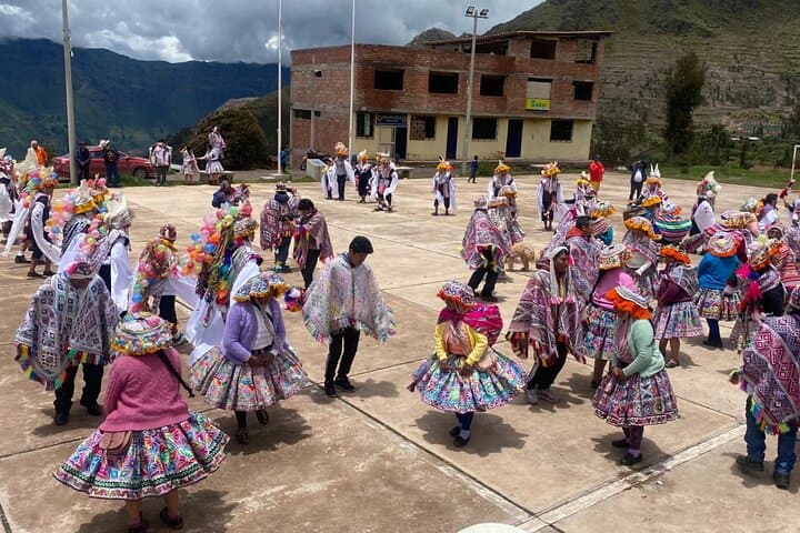 Ccamahuara Community Cultural Experience: Sacred Valley Day Tour from Cusco photo 5