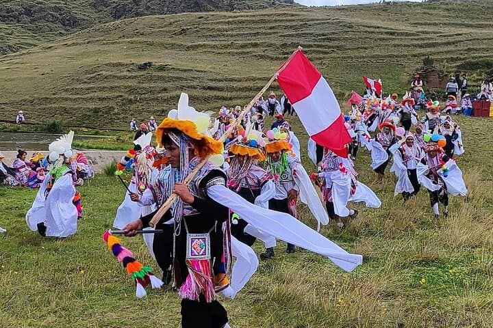 Ccamahuara Community Cultural Experience: Sacred Valley Day Tour from Cusco photo 2
