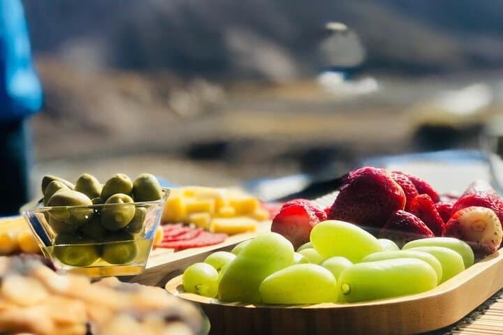 El Yeso Reservoir Wine Tasting Picnic from Santiago: Cheeseboard & Casa de Chocolate photo 3