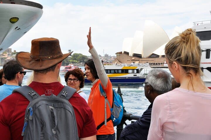 Sydney and The Rocks: 2.5-Hour Walking Tour Through Convict Lanes