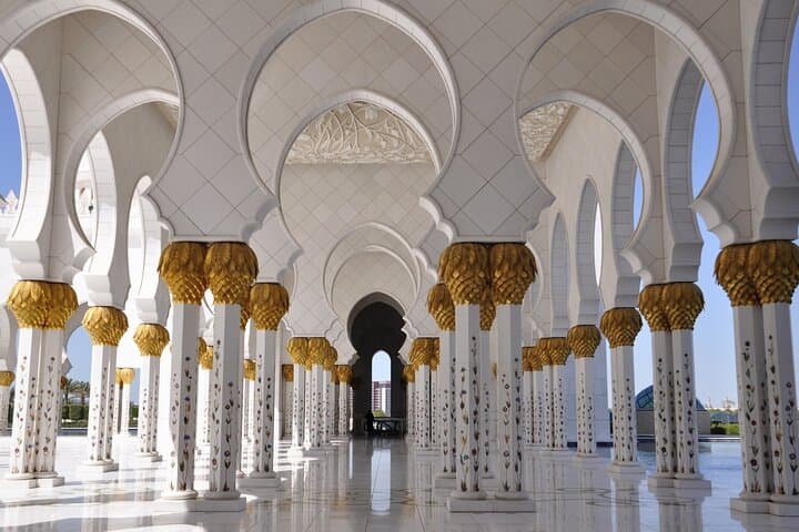 Abu Dhabi Day Tour from Dubai: Sheikh Zayed, Emirates Palace & Corniche photo 4