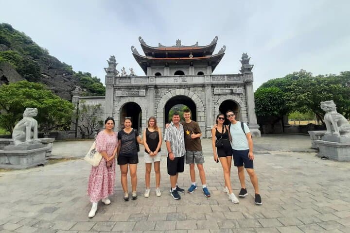 Ninh Binh Deluxe Day Tour: Hoa Lu, Tam Coc Sampan & Mua Cave Viewpoint photo 2