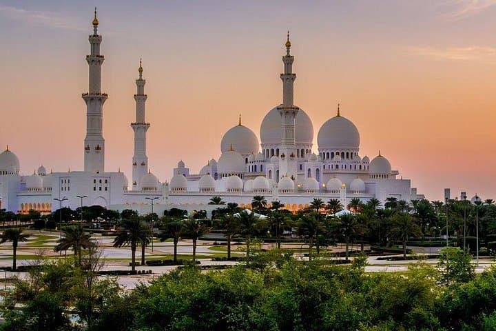 Private Abu Dhabi City Tour from Dubai: Sheikh Zayed, Qasr Al Watan & Louvre photo 4