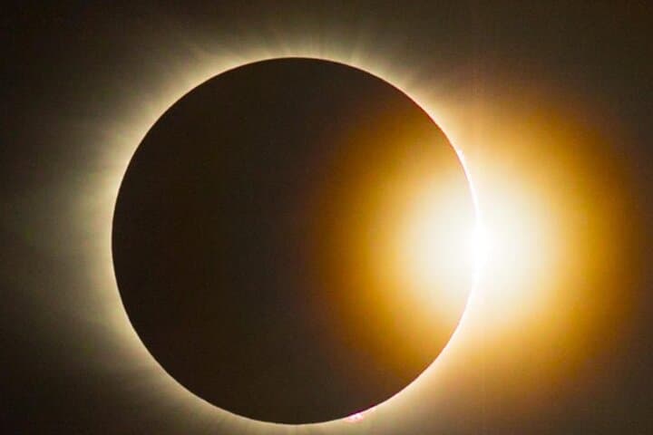 Watch the 2026 Total Solar Eclipse from Iceland’s Reykjanes Peninsula photo 5