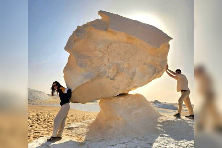 Full-Day White Desert, Black Desert & Crystal Mountain Safari from Cairo