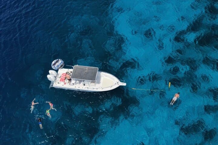 Deluxe Half-Day Private Charter in Bonaire: Snorkel, Fish & Beach Escape