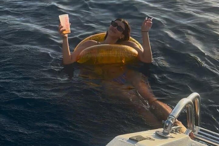 Deluxe Half-Day Private Charter in Bonaire: Snorkel, Fish & Beach Escape photo 5