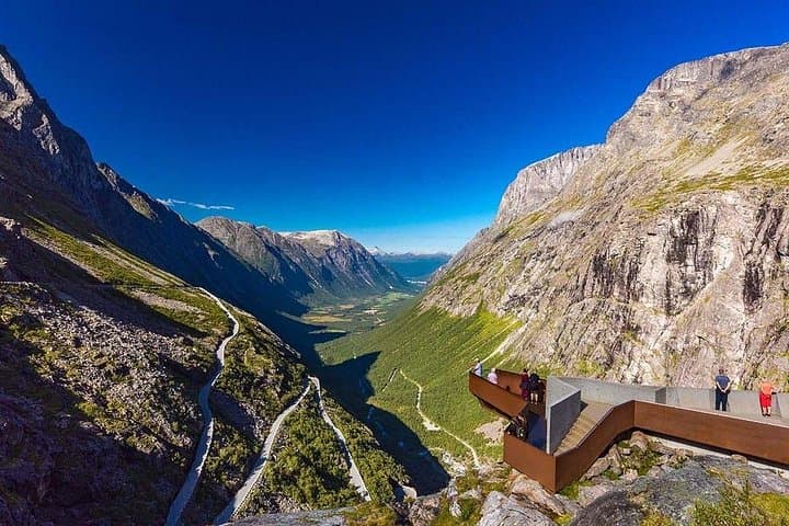 Trollstigen & Romsdal Alps: Gondola Views, Troll Wall and Gudbrandsjuvet Day Tour from Ålesund