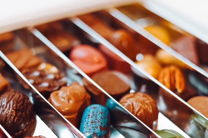 Bruges Guided Walking Tour with Canal Cruise & Chocolate Tasting photo 3