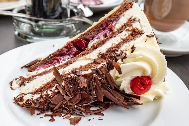 Taste of Freiburg: Full-Meal Walking Food Tour with Local Guide