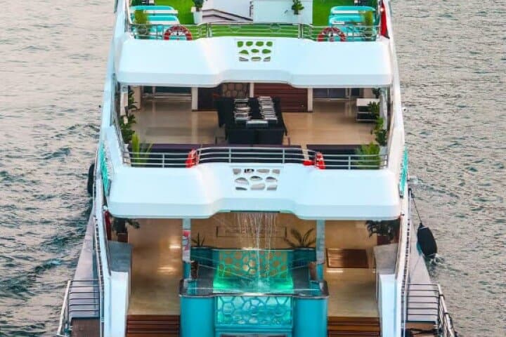 Rose Royale Mega Yacht Dinner Cruise on Yas Bay, Abu Dhabi photo 3