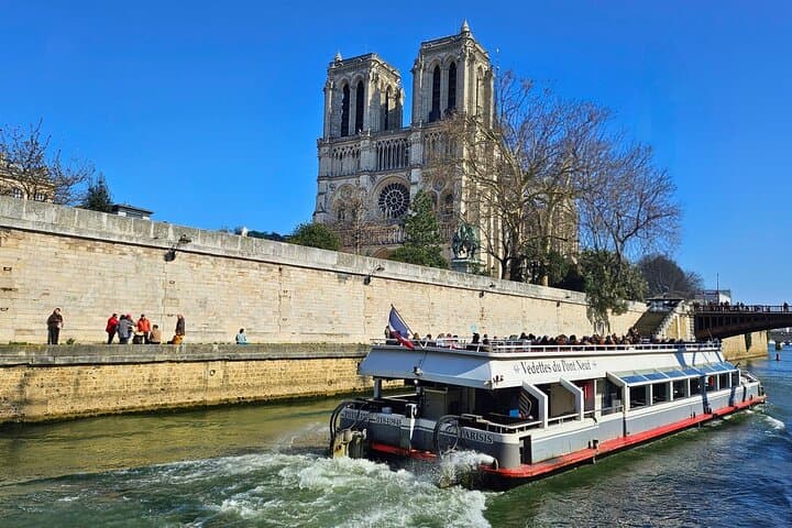 Evening Seine Cruise from Pont Neuf — 1‑Hour Guided River Sightseeing in Paris photo 4