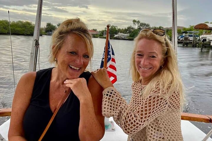 Jupiter Island Sunset Cruise: Celebrity Homes, Wildlife & Historic Lighthouse photo 4
