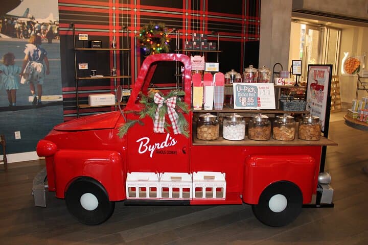 Greenville Sampler: 2-Hour Downtown Food & Sweets Walking Tour photo 6