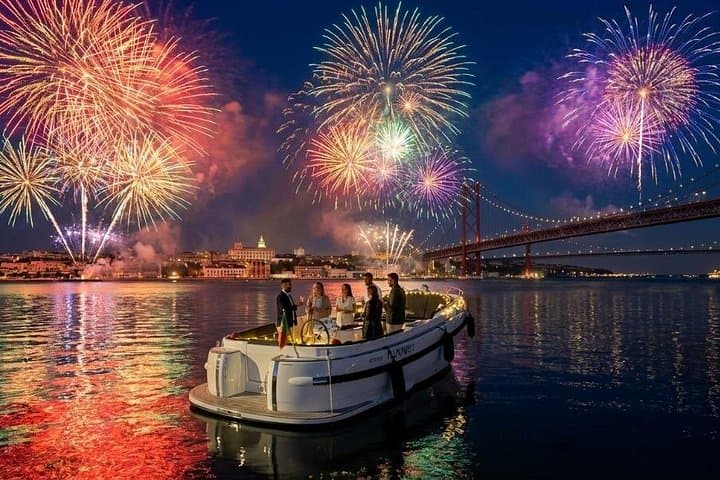 Lisbon New Year's Eve Private Boat: Open-Bar Tagus Midnight Cruise photo 2