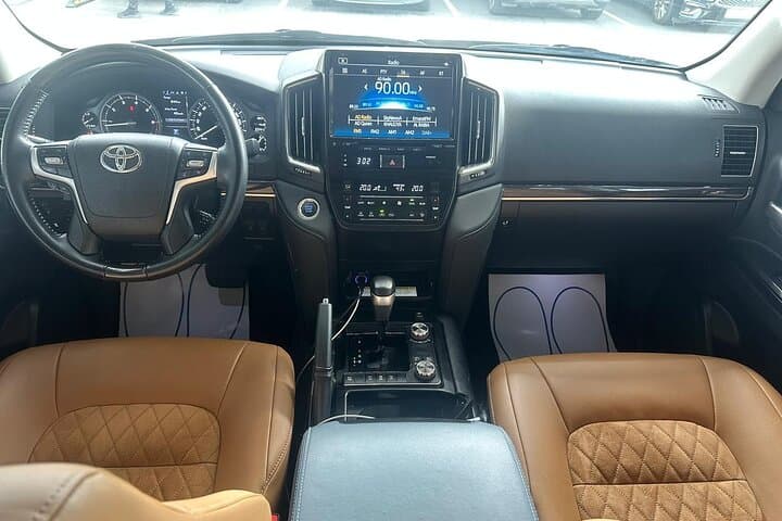 Dubai Land Cruiser Private Rental with Driver - Full & Half-Day Chauffeur Service photo 4