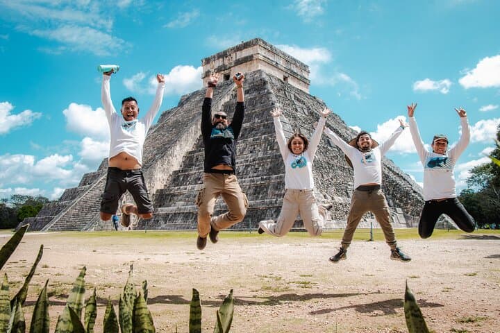 Private Chichen Itza Tour with Cenote Swim and Valladolid Visit photo 3