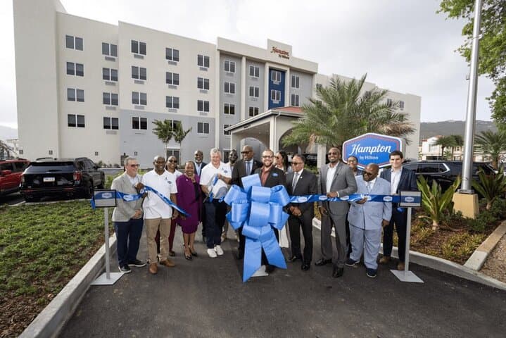 Private St. Thomas Airport Transfer to Hampton by Hilton — Reliable 20–40 Minute Shuttle photo 2
