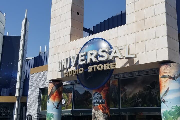 Inside Hollywood & Beverly Hills: Private Minibus Tour Guide for First-Time Visitors