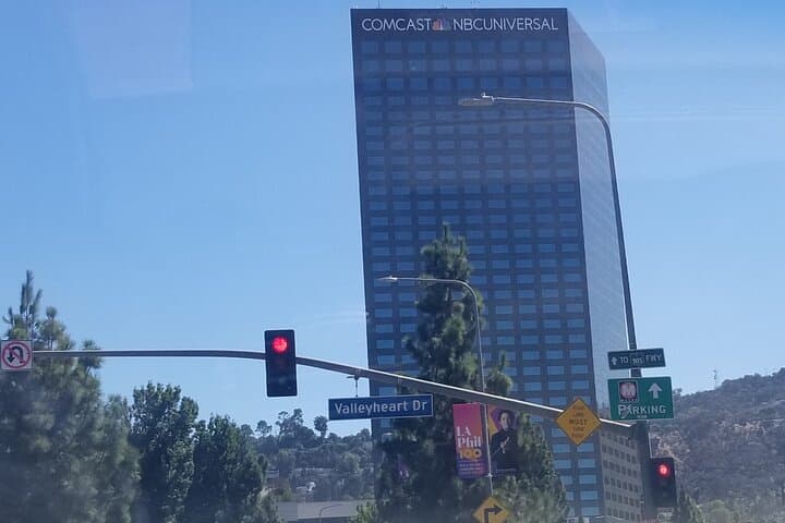 Inside Hollywood & Beverly Hills: Private Minibus Tour Guide for First-Time Visitors photo 6