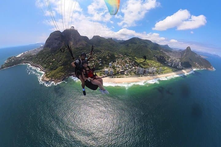 Paragliding Rio de Janeiro: Tandem Flights Over Tijuca and São Conrado photo 3
