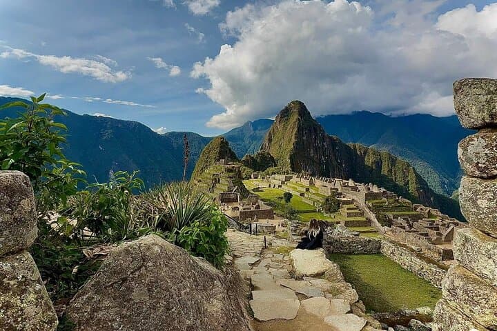 Machu Picchu Full-Day Tour via Vistadome Observatory Train photo 4
