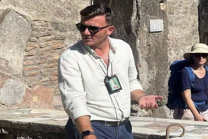 Private Pompeii Tour: 2-Hour Guided Walk with a Local Expert