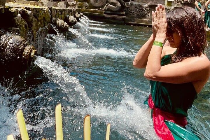 Purification at Tirta Empul: Sacred Holy Spring Ritual Near Ubud photo 5