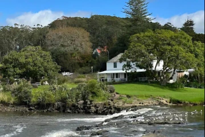 Bay of Islands Luxury Waterfalls, Heritage, Wine & Chocolate Private Tour