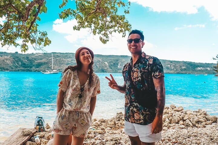 Sailing Major Tom: Efate Day Cruise, Snorkeling & BBQ Beach Market photo 2