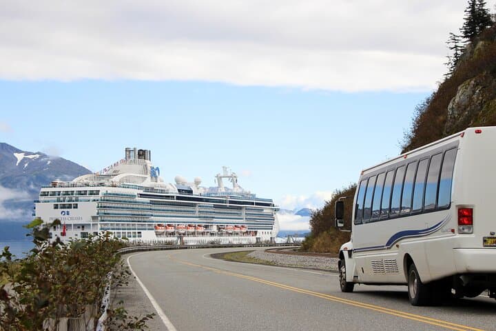 Anchorage to Whittier: Seward Highway Transfer and Alaska Wildlife Center Visit photo 2