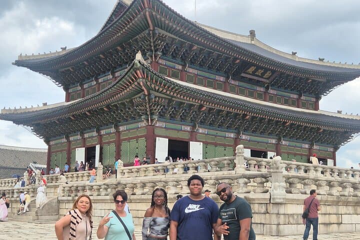 Seoul Goblin Filming Tour: Gyeongbokgung, Bukchon & Deoksugung photo 4