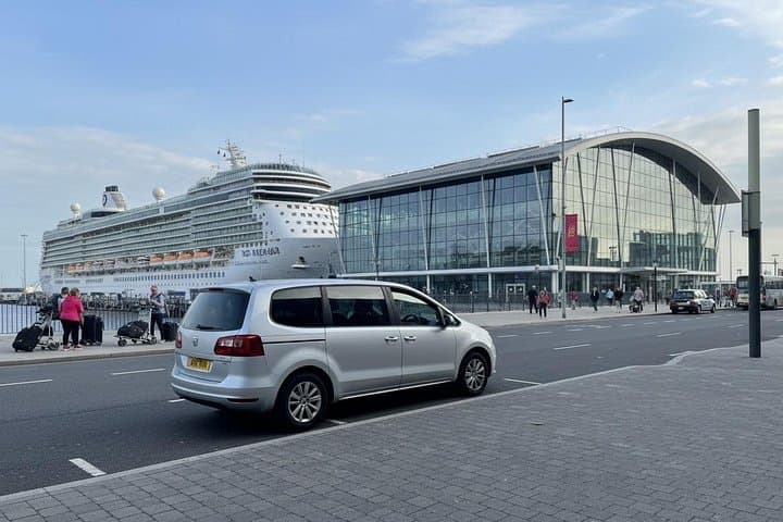 Southampton Cruise Port Layover Transfer to London — Private Roundtrip Transfer photo 1