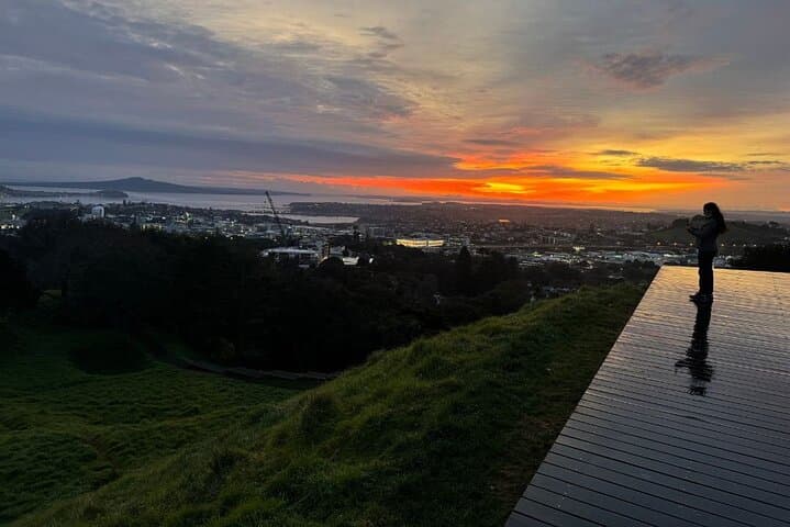 Auckland Sunrise at Mount Eden: Private Early Morning Summit & Domain Walk