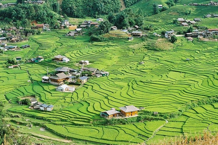 Hanoi to Sapa 2-Day Trek: Ta Van Homestay & Rice Terrace Trekking photo 1
