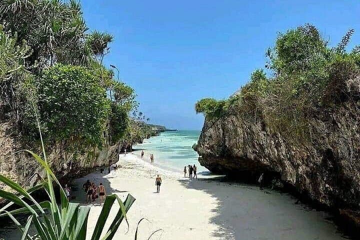 Zanzibar Culture Discovery & Secret Beach Tour from Stone Town