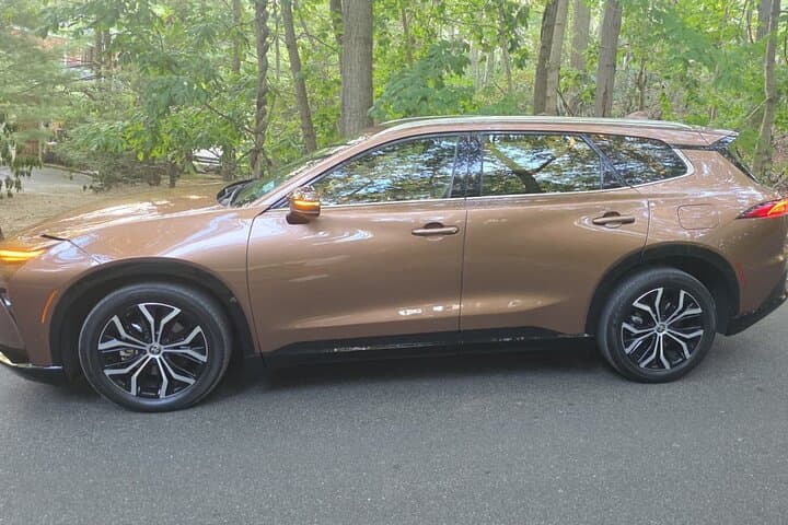 Private Airport Transfer NYC (JFK & LGA) — Door-to-Door Car Service photo 2