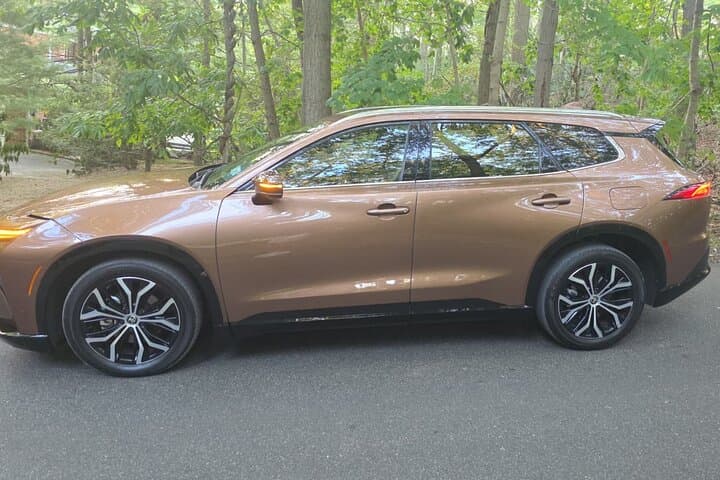 Roundtrip Private Airport Transfer New York JFK LGA — Door-to-Door Private Ride photo 3
